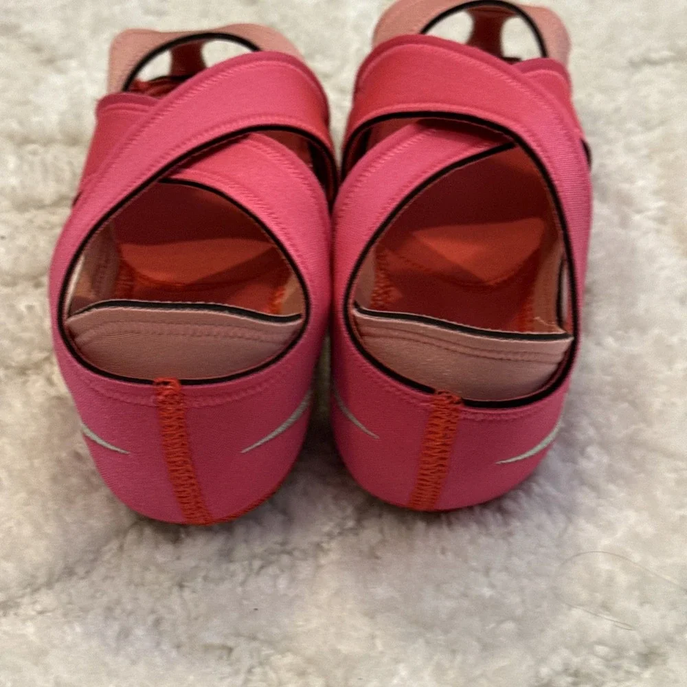 Nike Studio Wrap Shoes Atomic Red Size M 8-9 Yoga Dance Ballet 605763 603 NO BAG